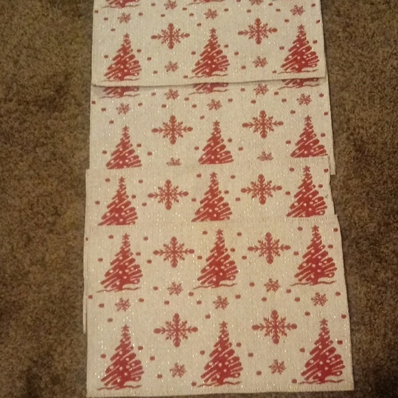 GUC SET OF 4 CHRISTMAS PLACEMATS - Picture 1 of 3